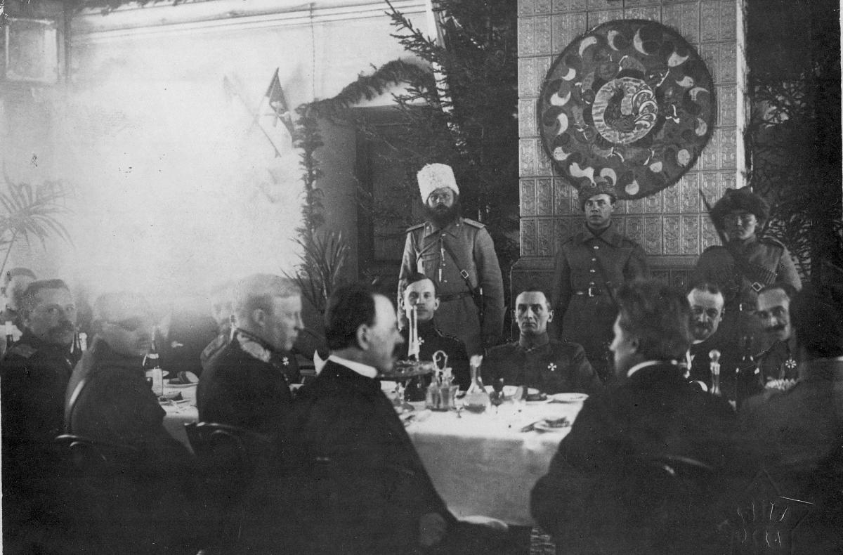 А. В. Колчак, Р. Гайда во время торжественного обеда в Перми. 1919г